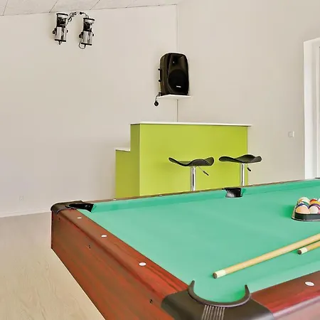 Hébergement de vacances Three-bedroom With A Fireplace 07