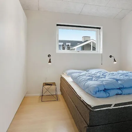 Three-bedroom With A Fireplace 07 Løkken